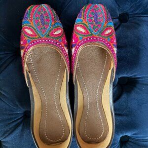 BRAND NEW Handcrafted Khussa